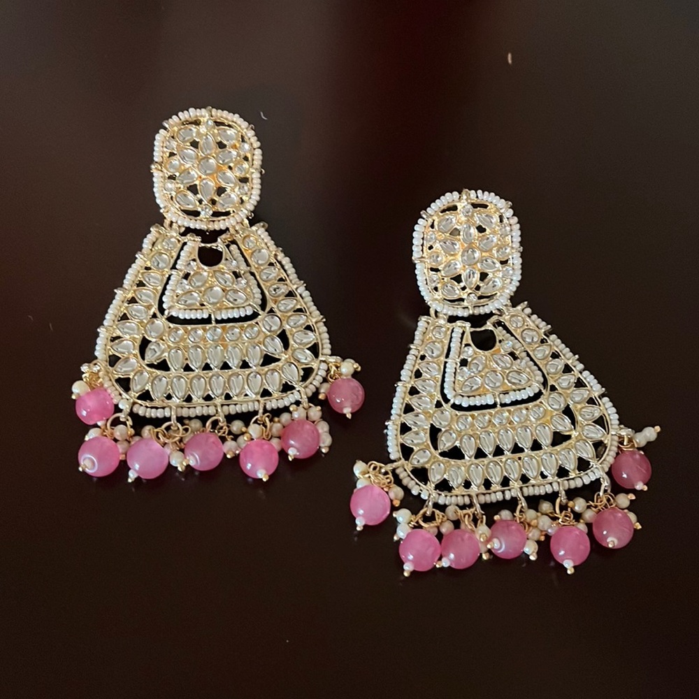 Gorgeous lightweight earrings